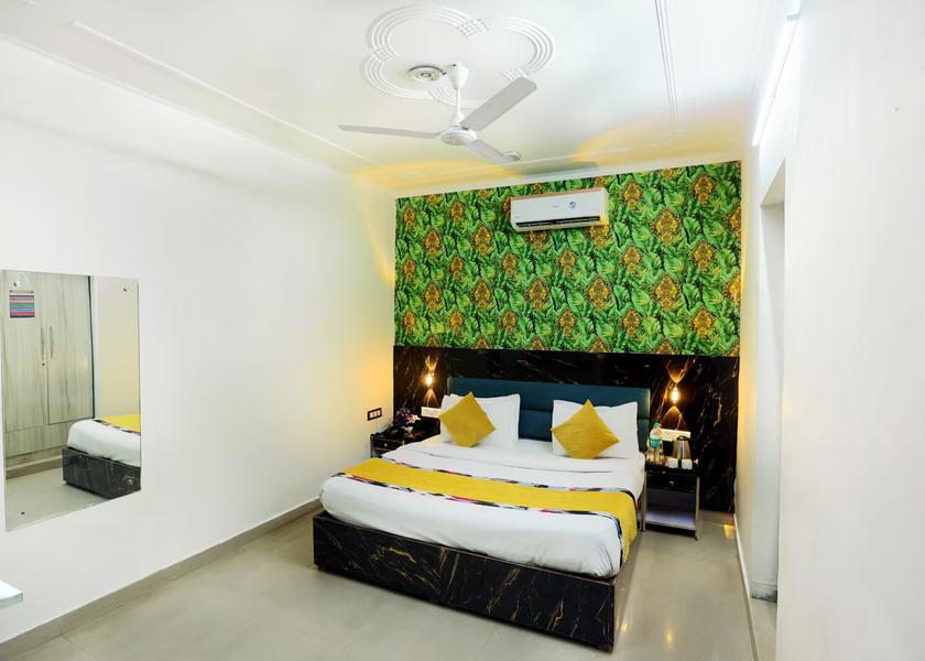 Delhi Delhi DELUXE ROOM (1 Double Bed)