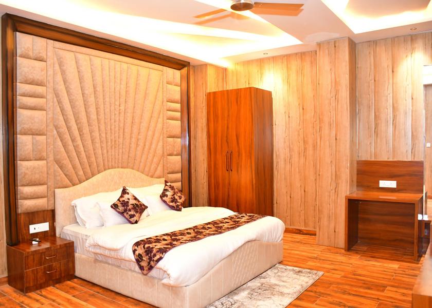 Uttar Pradesh Kanpur Club Room