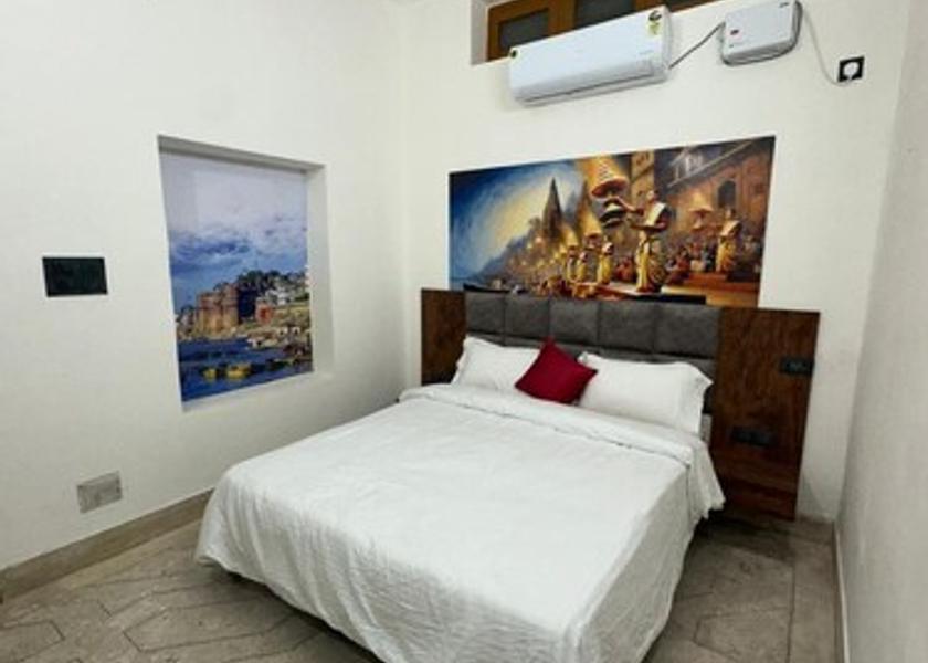 Uttar Pradesh Varanasi Deluxe Room
