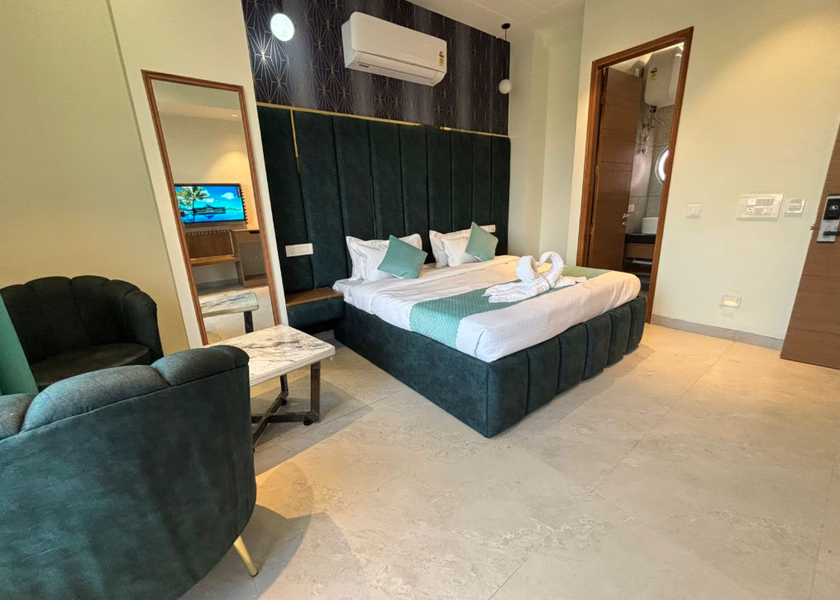 Haryana Panchkula Deluxe King Bed room