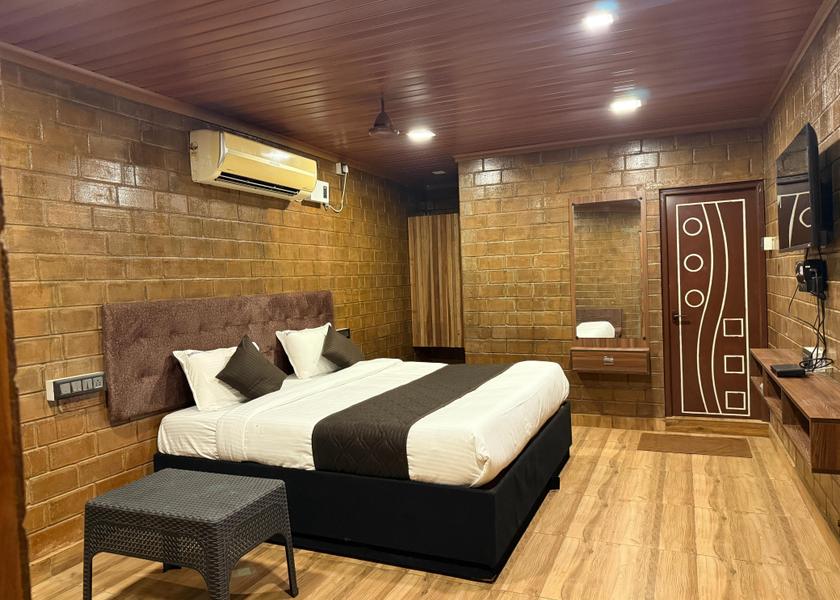 Tamil Nadu Thanjavur Standard Room