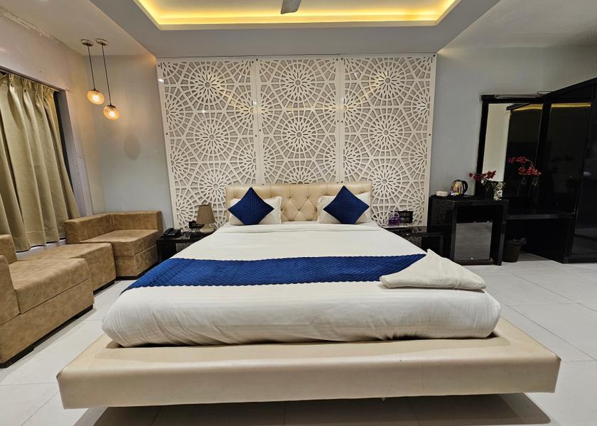 Madhya Pradesh Gwalior Deluxe Room