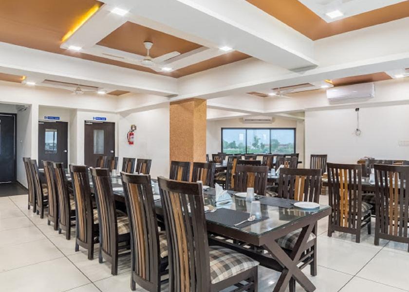 Gujarat Deesa Food & Dining
