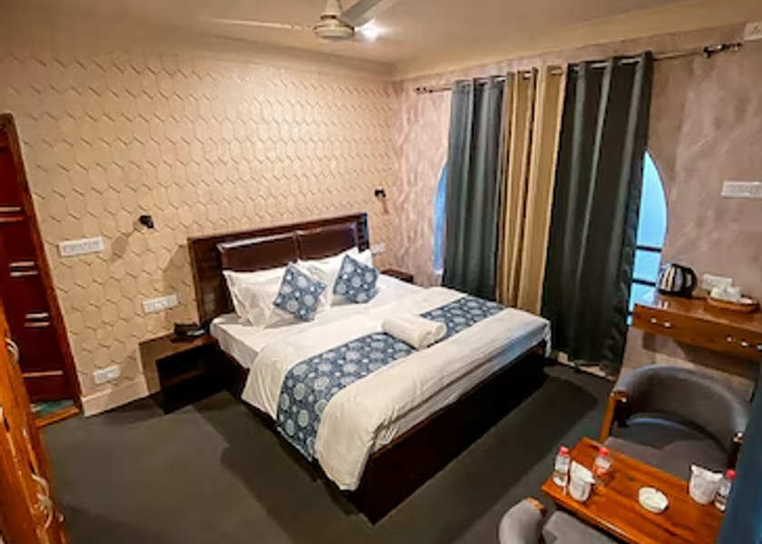 Jammu and Kashmir Srinagar Deluxe Room