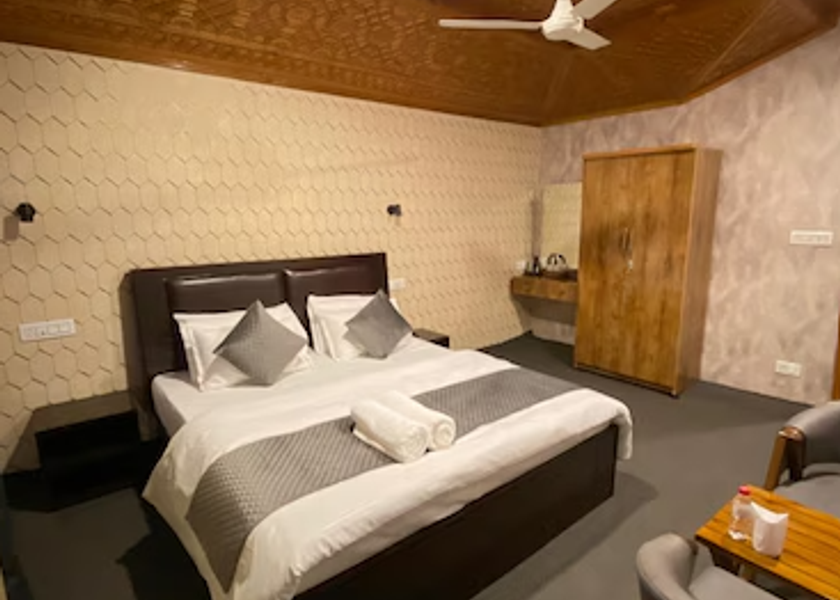 Jammu and Kashmir Srinagar Super Deluxe