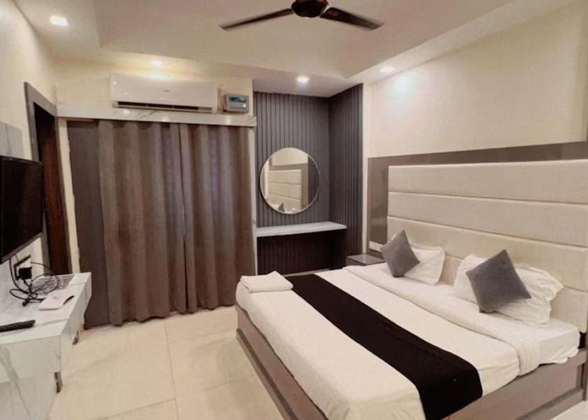 Uttarakhand Dehradun Family Room