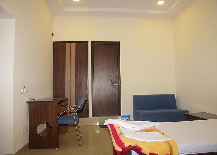 Rajasthan Barmer Duleux AC Room