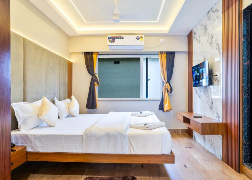 West Bengal Siliguri Super Deluxe King Bed Room with City View
