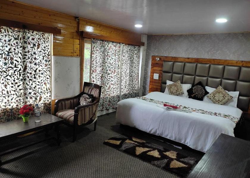 Jammu and Kashmir Pahalgam Deluxe Room With River View