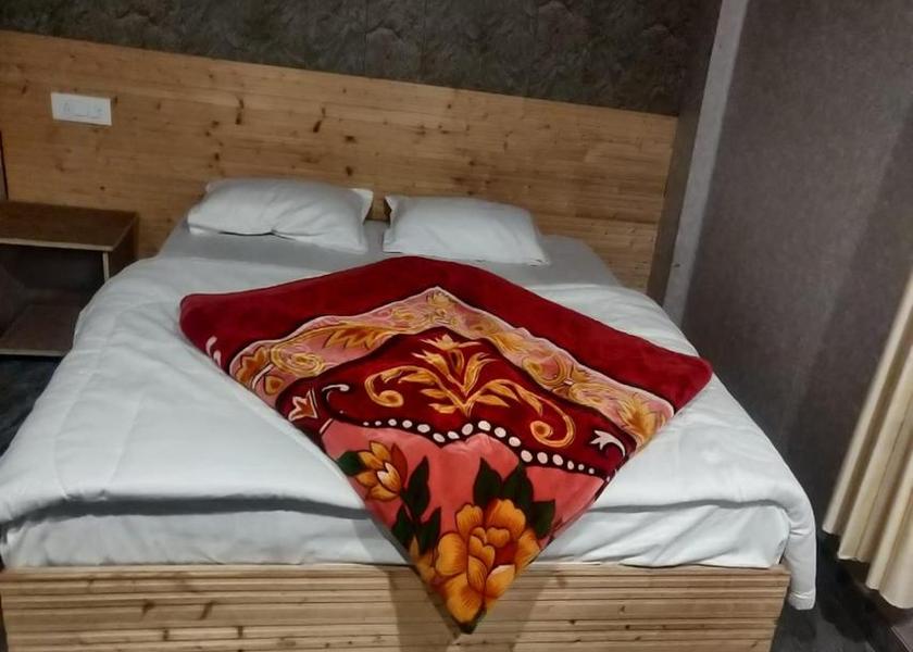 Uttarakhand Badrinath Deluxe Double Bed Room