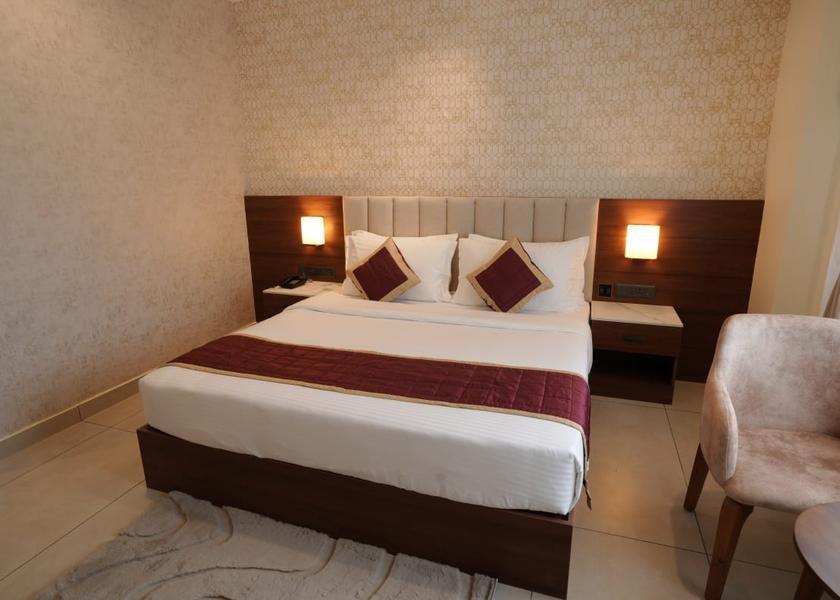 Kerala Alleppey PREMIUM DELUXE ROOM