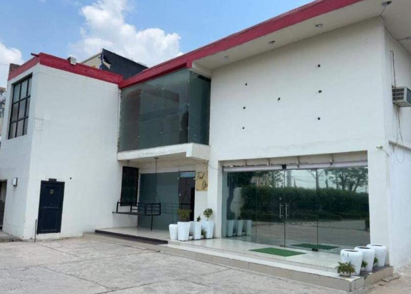 Haryana Gurugram Hotel Exterior