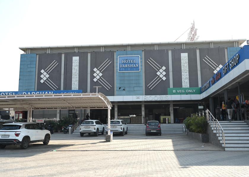 Gujarat Anand Hotel Exterior