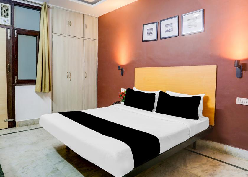 Delhi Delhi Room