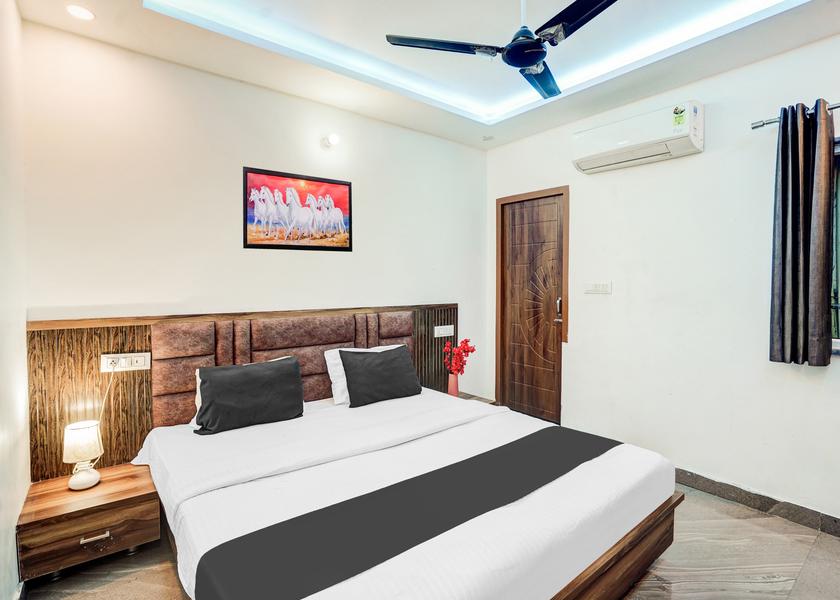 Uttar Pradesh Vrindavan Room
