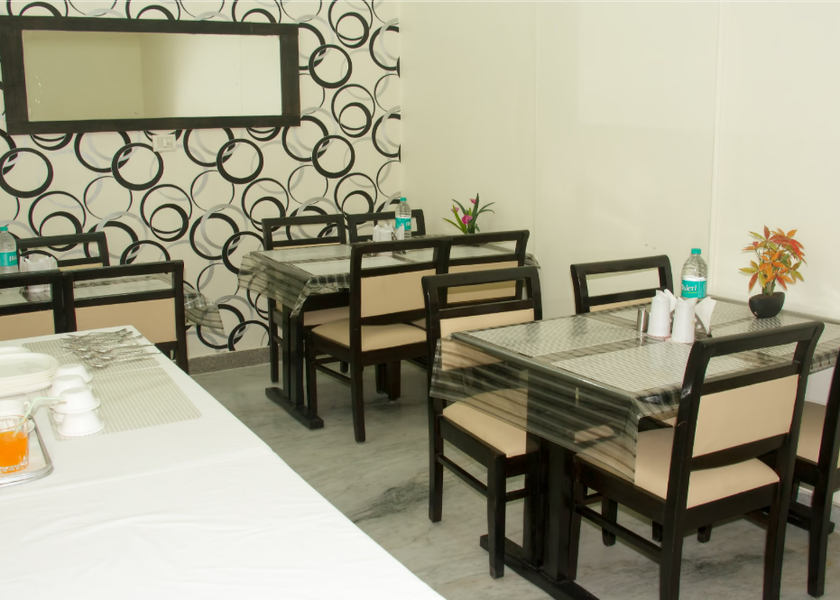 Delhi Delhi Food & Dining