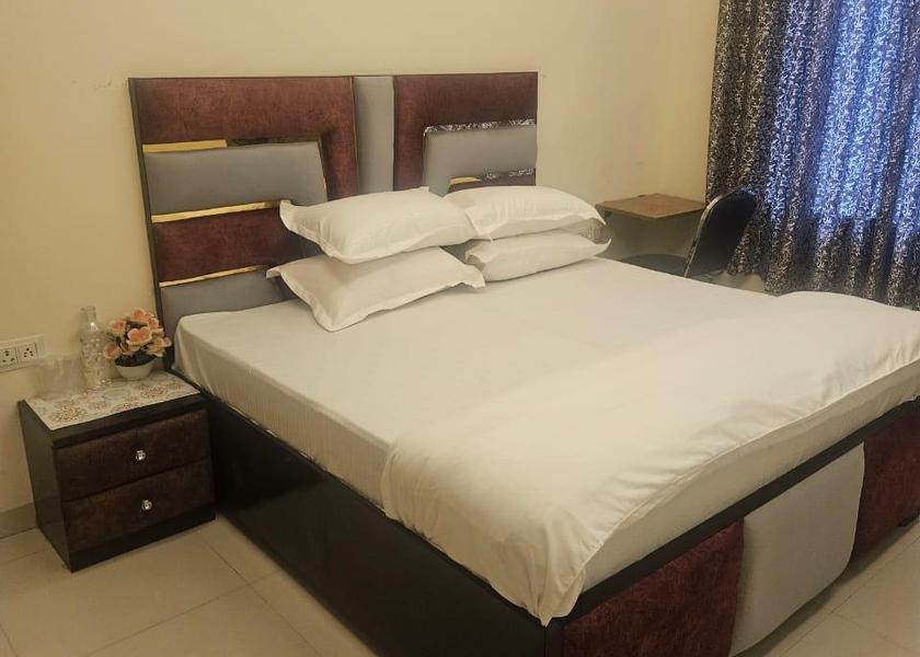 Uttar Pradesh Noida Deluxe