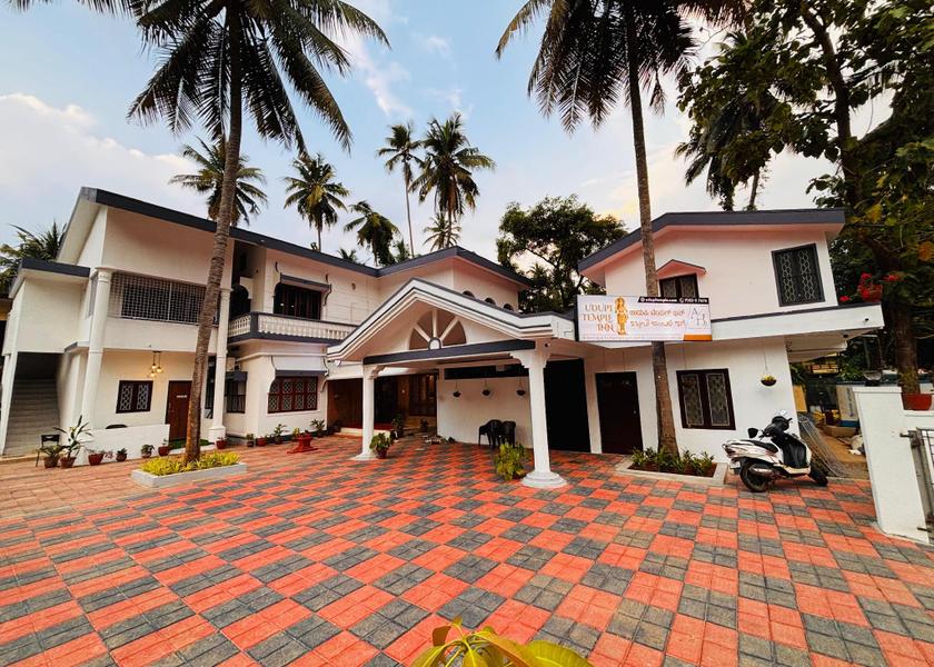 Karnataka Udupi Hotel Exterior
