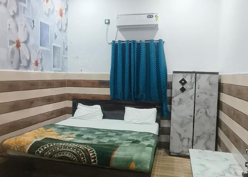Uttar Pradesh Vrindavan Deluxe Double Room