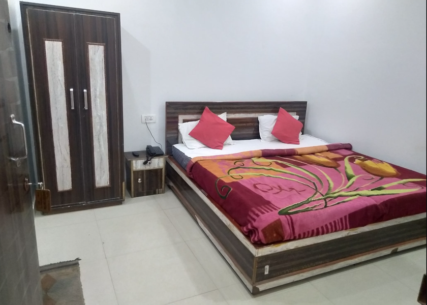 Uttar Pradesh Varanasi Classic Room