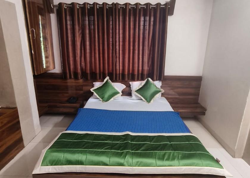 Maharashtra Shirdi Deluxe Triple Bed Bed Room Non AC
