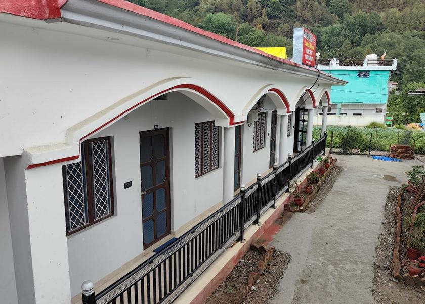 Uttarakhand Guptkashi Facade