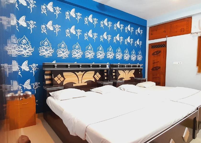 Uttar Pradesh Ayodhya Family Deluxe