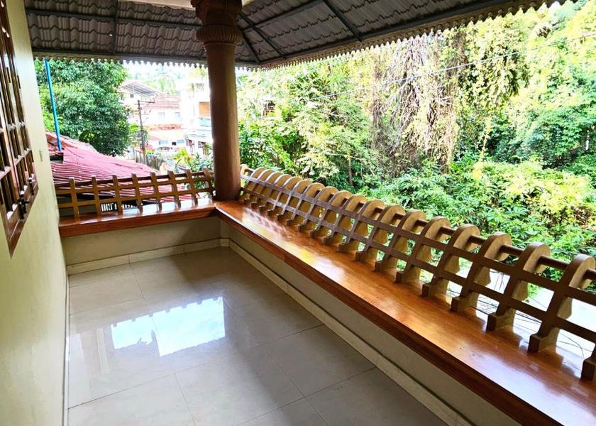 Kerala Guruvayur Public Areas