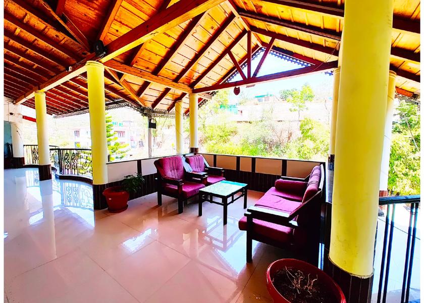 Uttarakhand Bhimtal Balcony/terrace