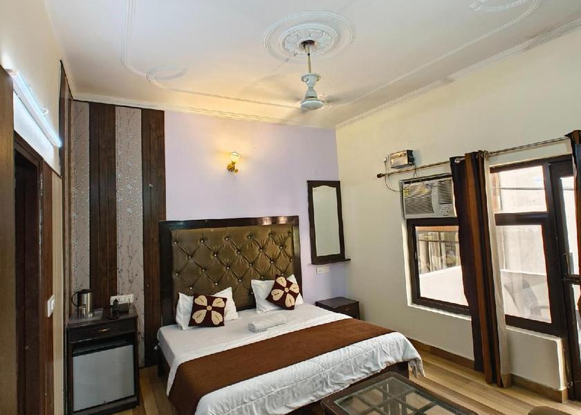 Uttarakhand Rishikesh Super Deluxe Room with Mountain View