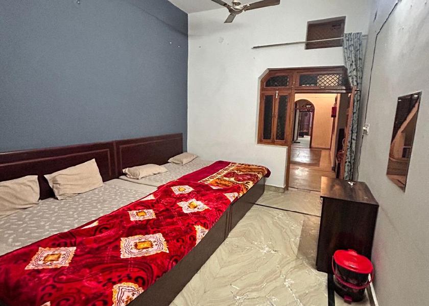 Uttar Pradesh Mathura Family Room