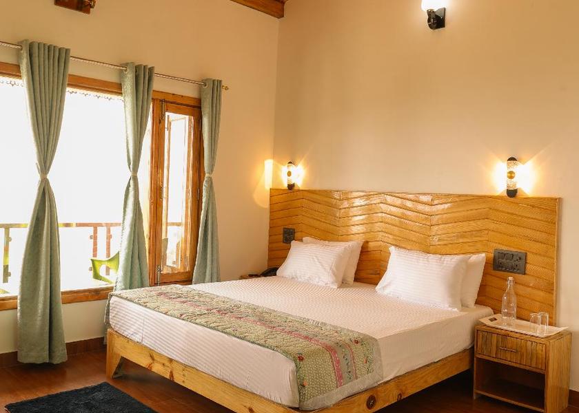 Uttarakhand Kausani Deluxe - 1 King Bed