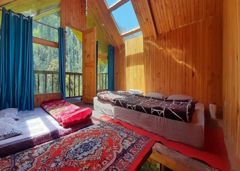 Himachal Pradesh Jibhi Family Room