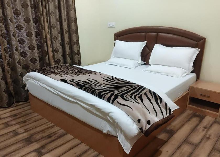 Jammu and Kashmir Srinagar Deluxe Double Room