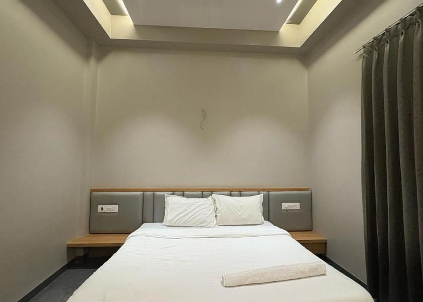 Maharashtra Sangole Deluxe Room