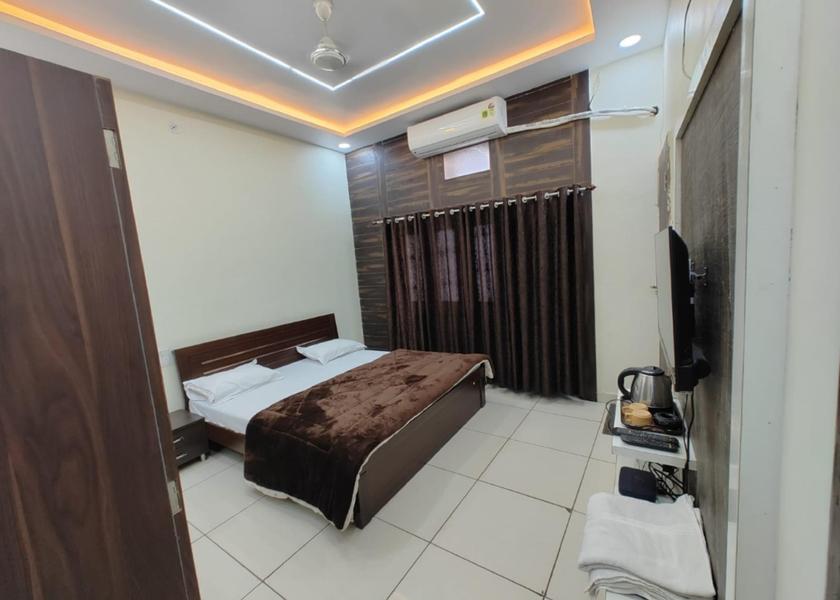 Madhya Pradesh Ujjain Standard Air Conditioning Room
