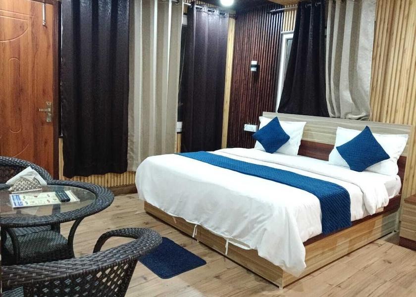 Uttarakhand Dhanaulti Room