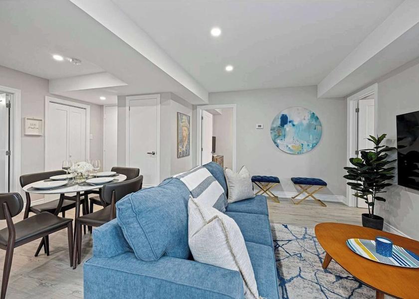 Ontario Toronto Living Area