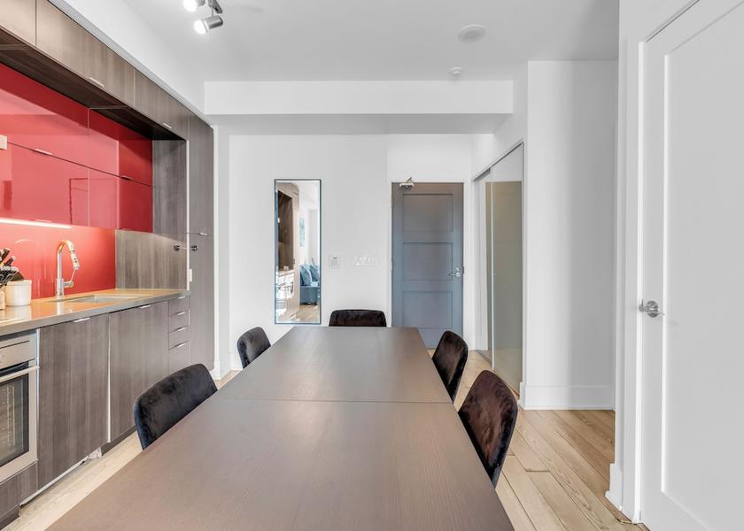 Ontario Toronto In-Room Dining