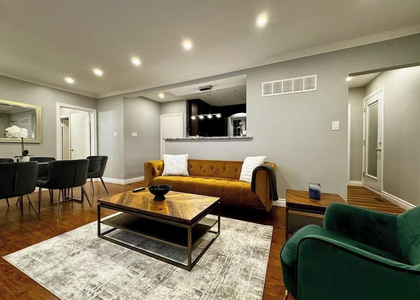 Ontario Toronto Living Area