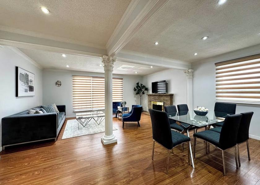 Ontario Toronto Living Area