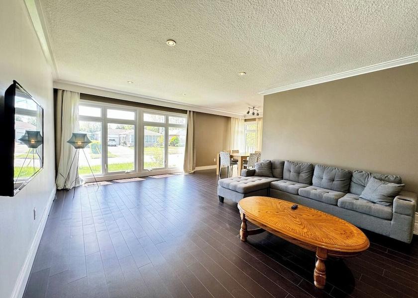 Ontario Toronto Living Area