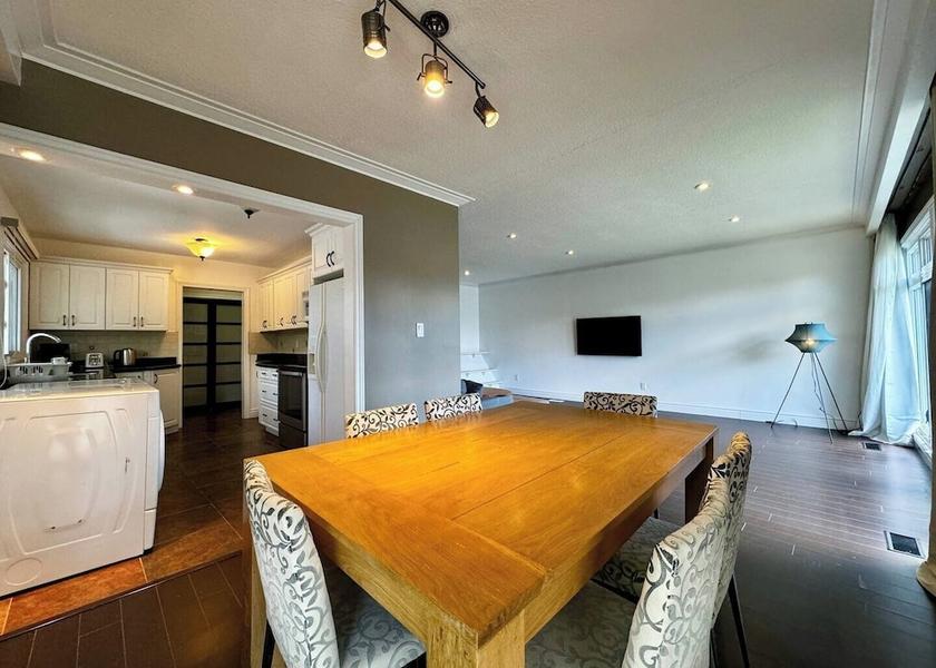 Ontario Toronto Living Area