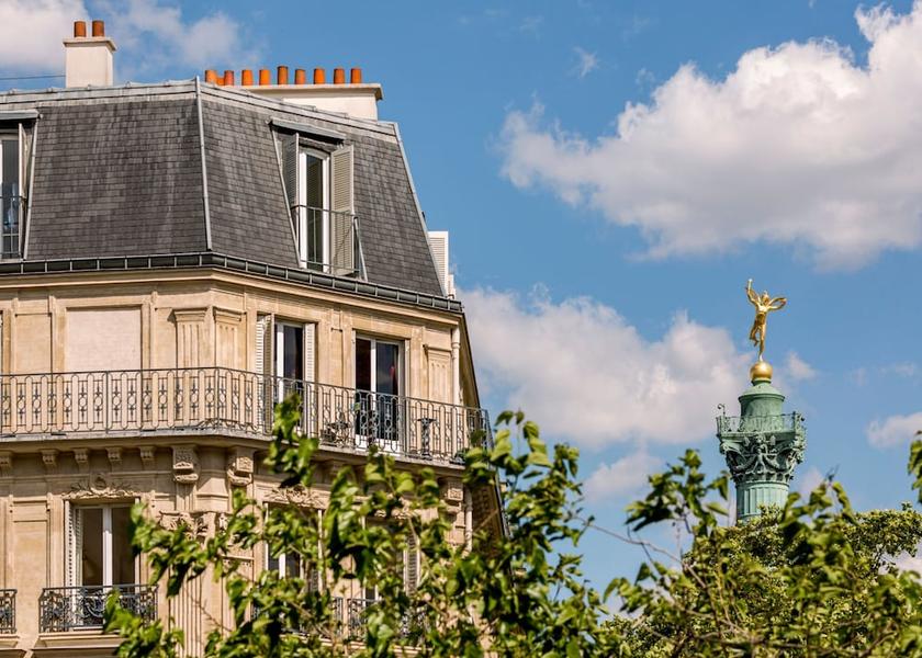 Ile-de-France Paris Exterior Detail