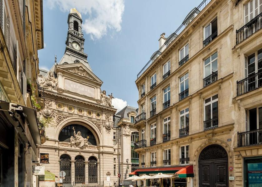 Ile-de-France Paris Exterior Detail