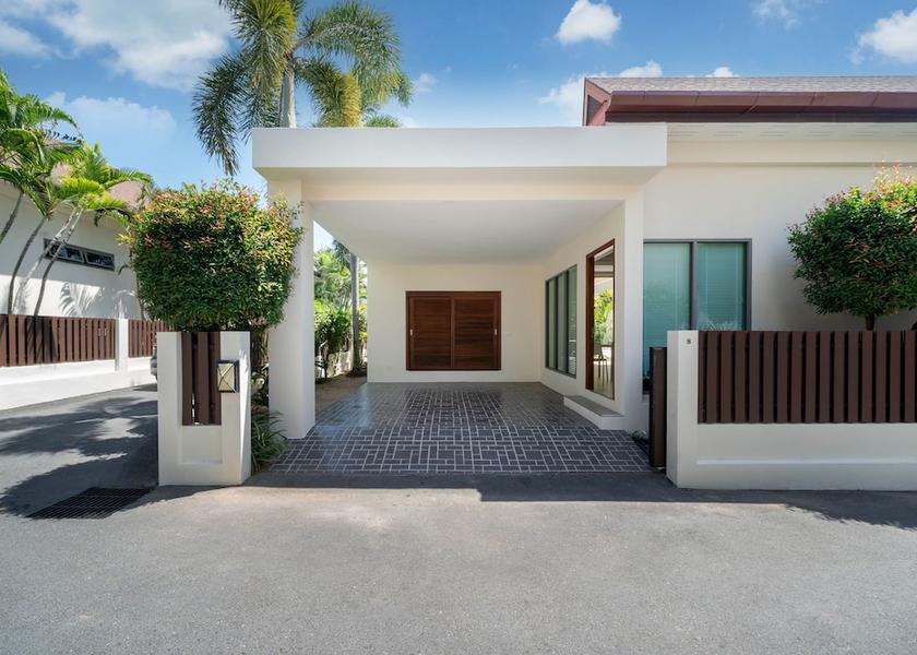 Phuket Rawai Interior Entrance