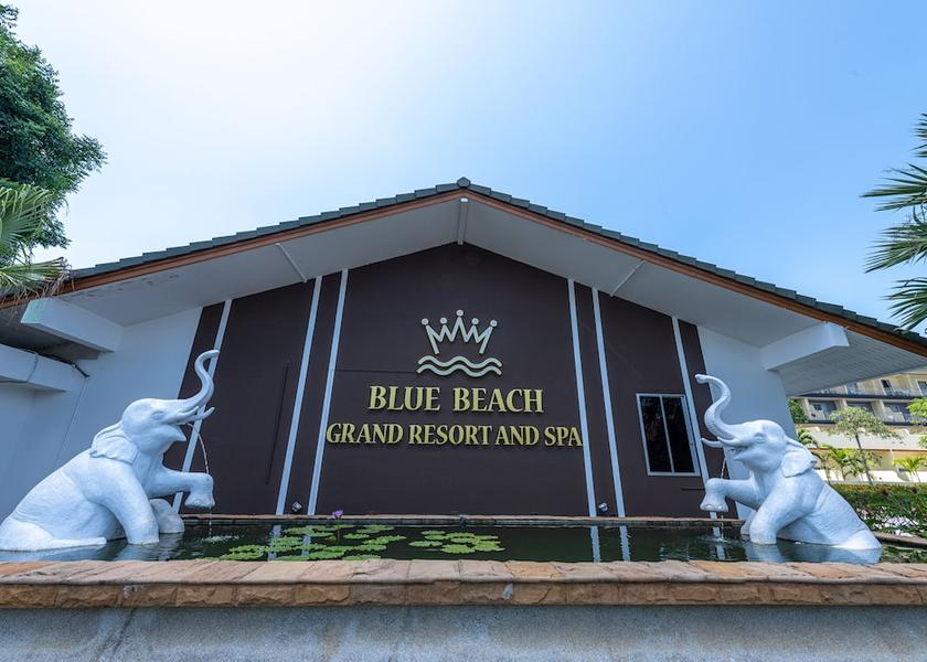 Phuket Province Rawai Front of property
