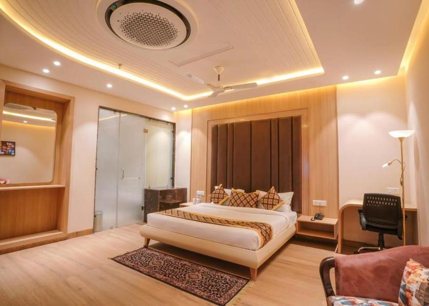 Punjab Amritsar Luxury Suite Room with Bathtub