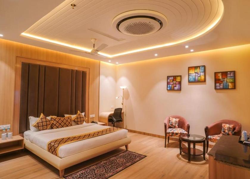 Punjab Amritsar Luxury Suite Room with Bathtub