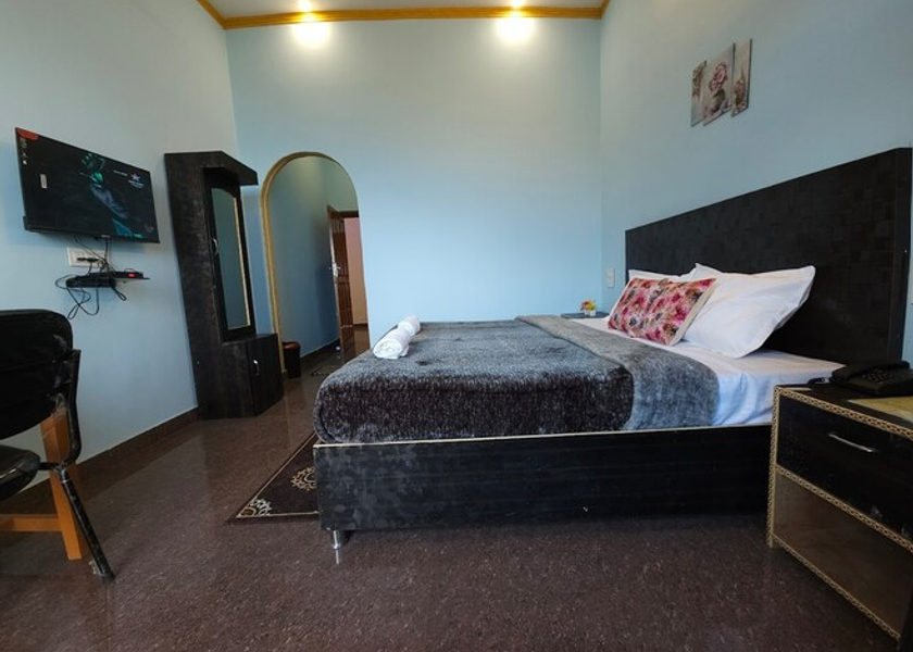 Uttarakhand Kausani Deluxe Room